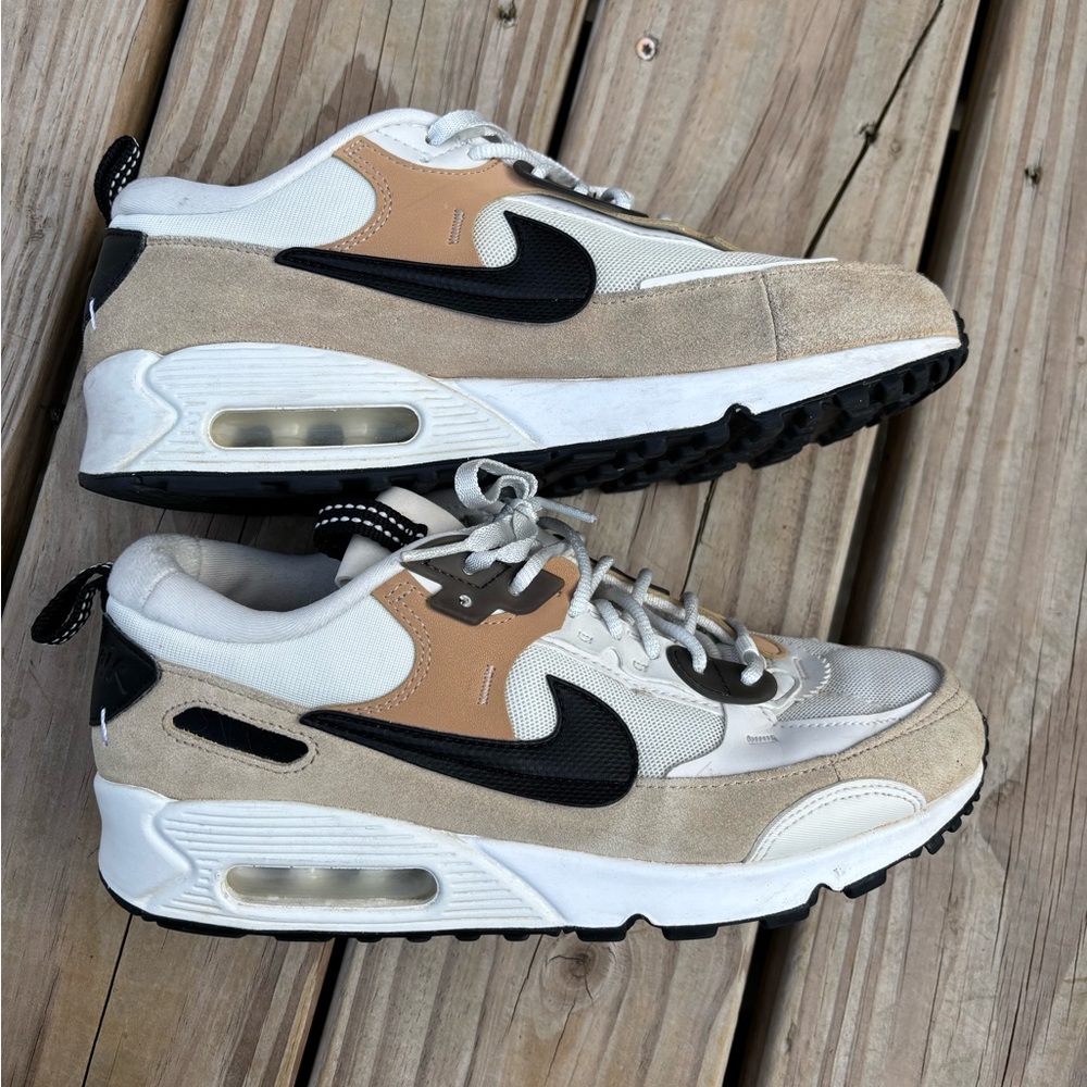 Nike Air Max - Black and Tan